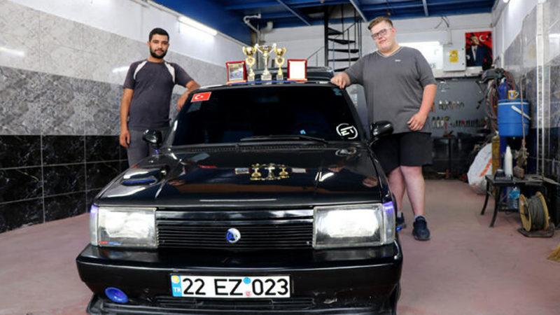 Bir Türk, 700 TL’ye Aldığı Hurda Otomobili Modifiye Ederek 45 Bin TL’ye Sattı