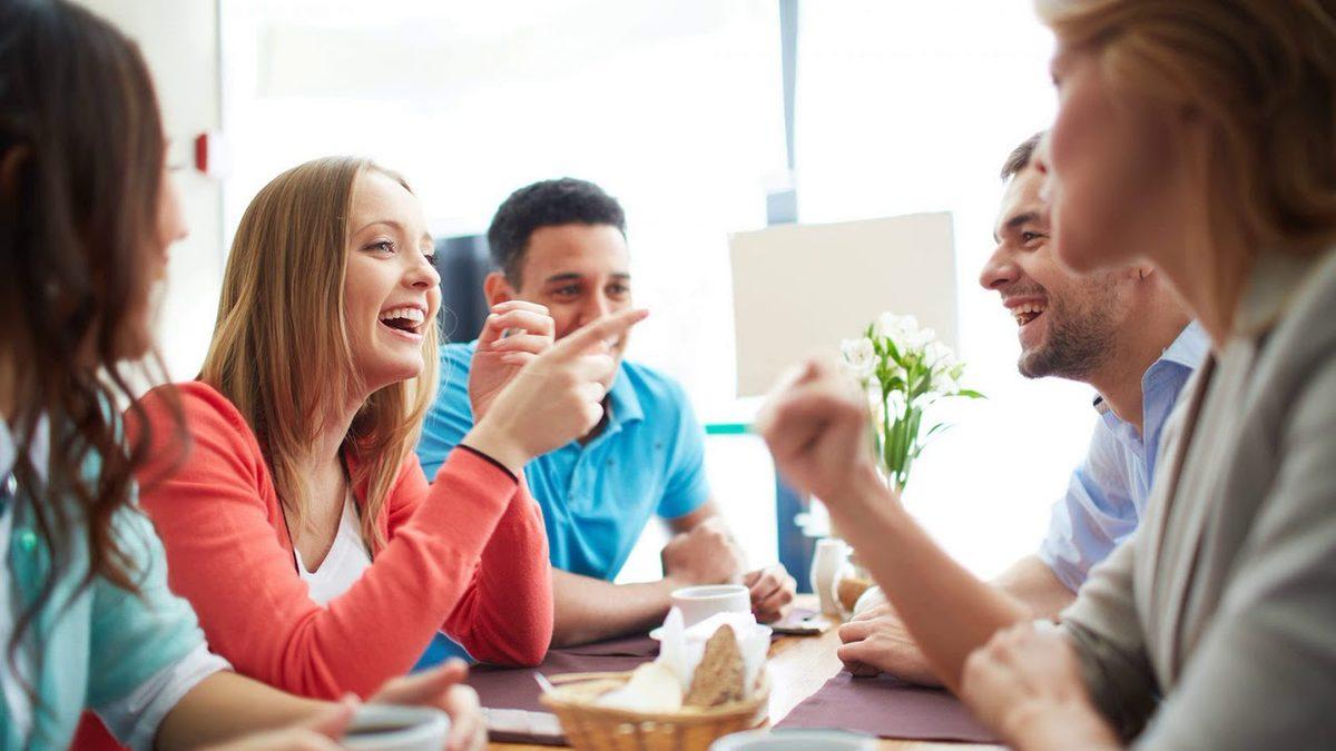 Karşısındaki İnsanı ‘Duymak’ Yerine ‘Dinleyen’ İnsanların 7 Ortak Özelliği