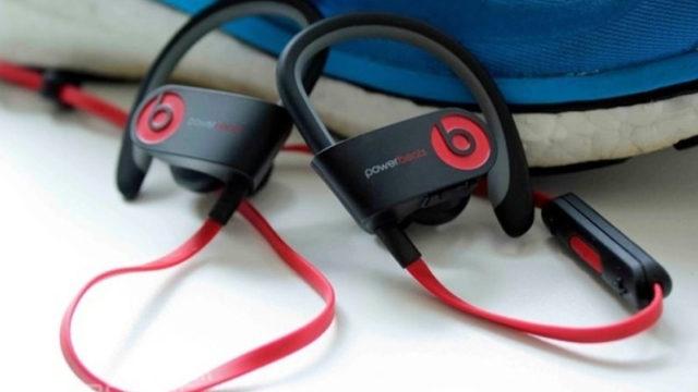 Apple, Powerbeats 2’nin Tasarım Hatası Nedeniyle 10 Milyon Dolar Ödeyecek