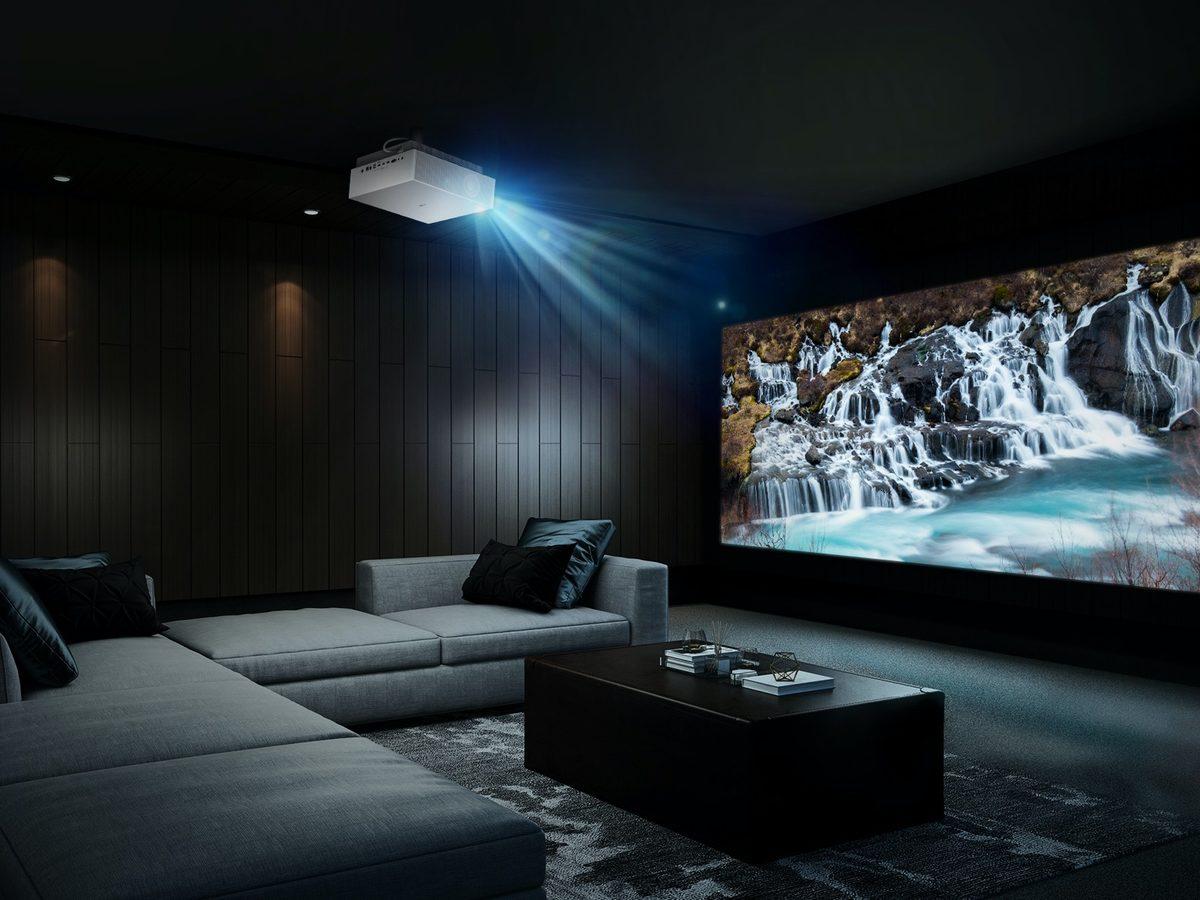 LG, 300 İnç Boyutta 4K Görüntü Sunan Yeni Projektörünü Duyurdu
