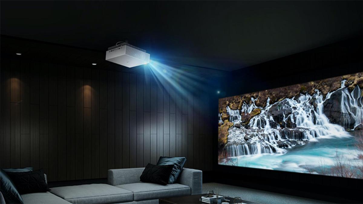 LG, 300 İnç Boyutta 4K Görüntü Sunan Yeni Projektörünü Duyurdu