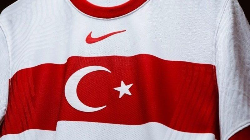 Türkiye A Milli Futbol Takımı’nın Yeni Formasındaki Nike Logosuna Sosyal Medyadan Büyük Tepki