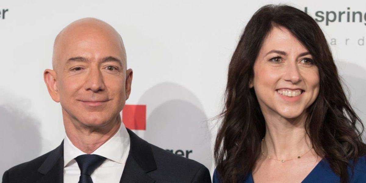 Jeff Bezos’un Eski Eşi Mackenzie Scott, Dünyanın En Zengin Kadını Oldu