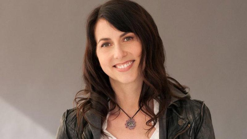 Jeff Bezos’un Eski Eşi Mackenzie Scott, Dünyanın En Zengin Kadını Oldu