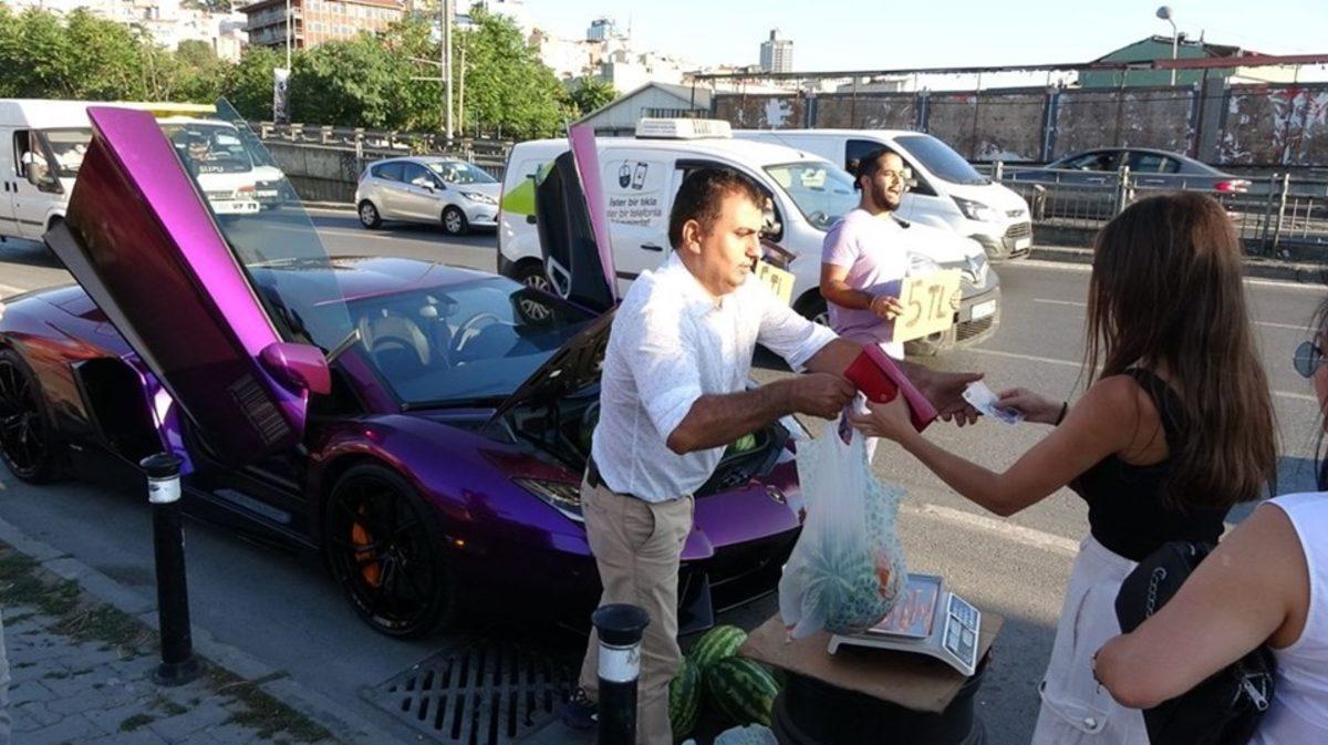 Beyoğlu’nda Bagajında Karpuz Satılan Lamborghini, 15 Gün Trafikten Men Edildi