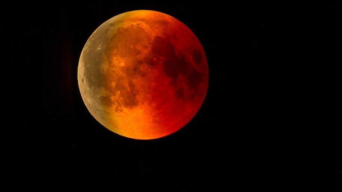 Yapılan Yeni Bir Araştırmaya Göre Ay Paslanıyor