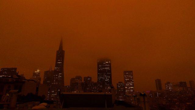 San Francisco’da Yangınlar Gökyüzünü Kızıla Boyadı