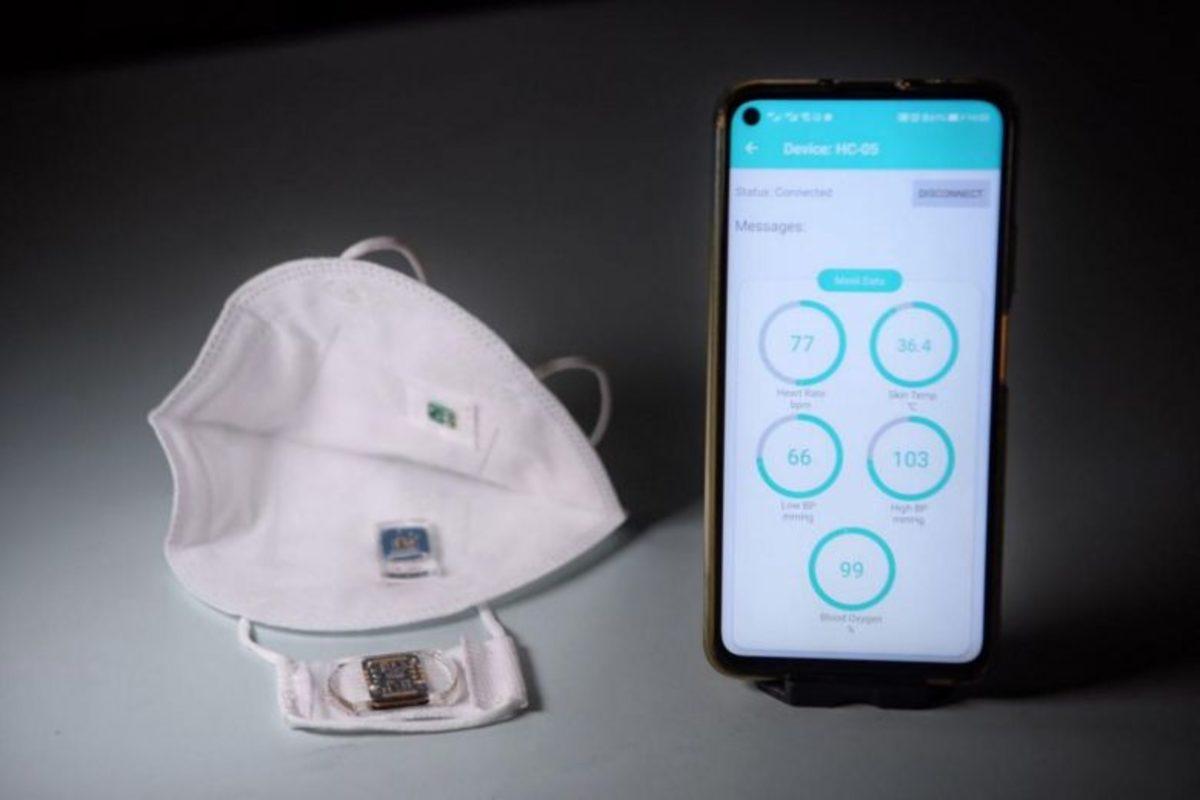 Koronavirüs Belirtilerini Tespit Edip Telefonunuza İletebilen Akıllı Maske Geliştirildi