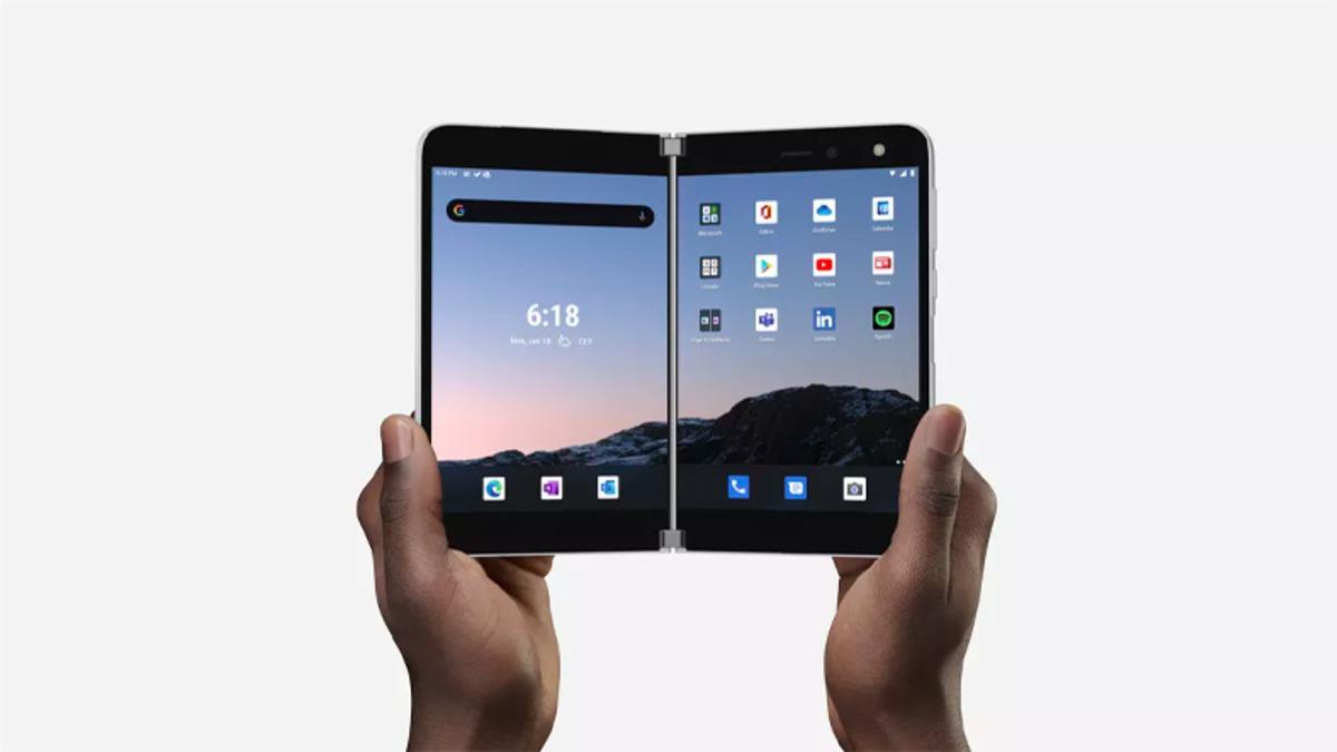 Microsoft’un Katlanabilir Telefonu Surface Duo, Parçalara Ayrıldı