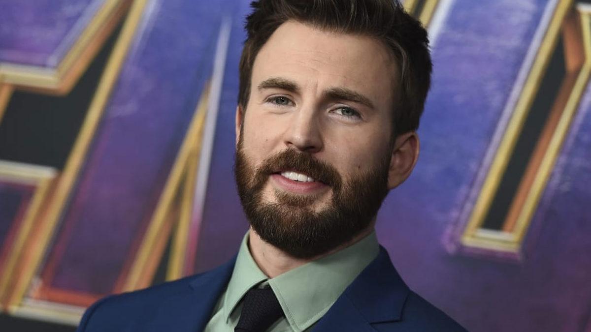 Chris Evans, Yanlışlıkla Çıplak Fotoğrafını Paylaştı: İnternet Çılgına Döndü