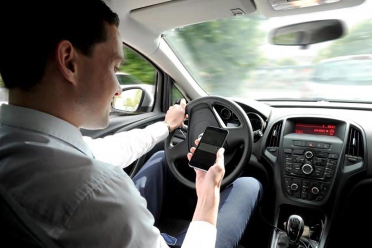 Birleşik Krallık’ta Arabada Telefon Kullanırken Ölüme Yol Açanlara Müebbet Hapis Geliyor