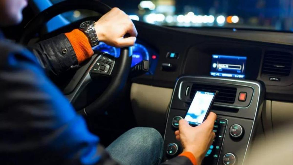 Birleşik Krallık’ta Arabada Telefon Kullanırken Ölüme Yol Açanlara Müebbet Hapis Geliyor