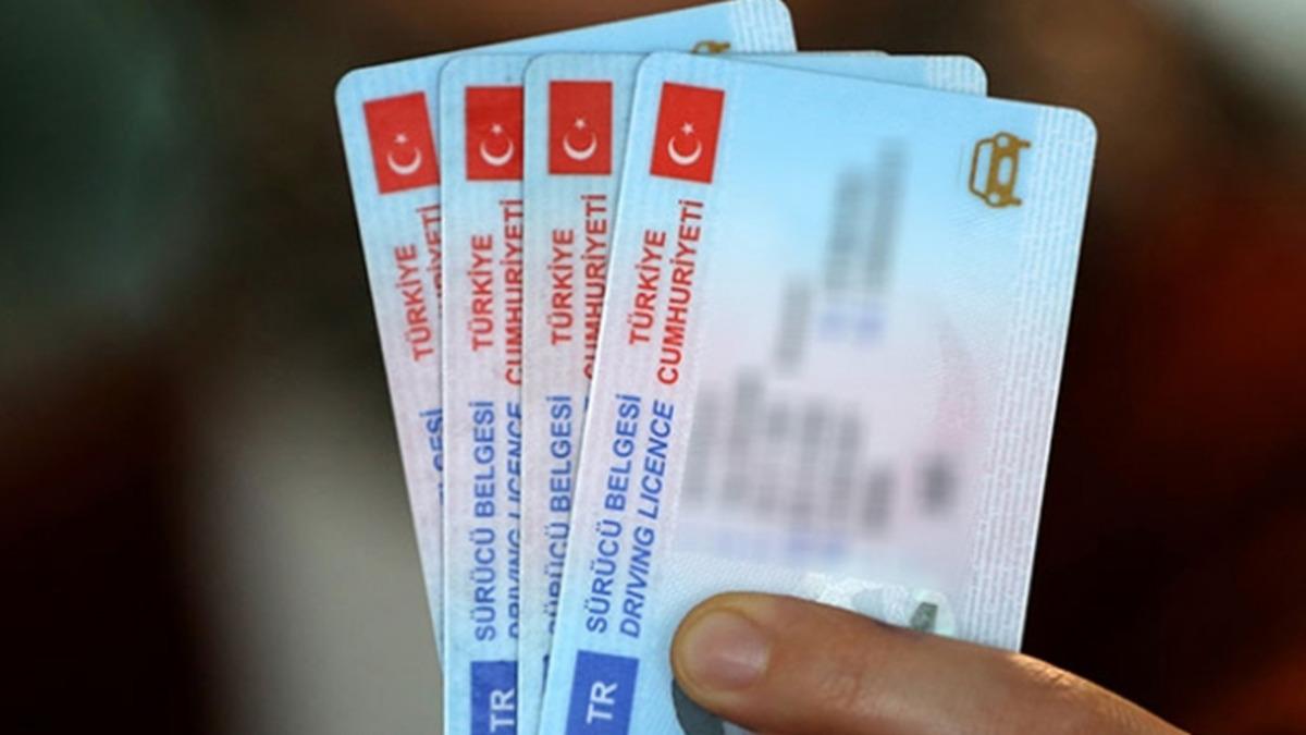 Çipli Kimlik Kartlarıyla Ehliyetleri Birleştirme İşlemi Cuma Günü Başlıyor