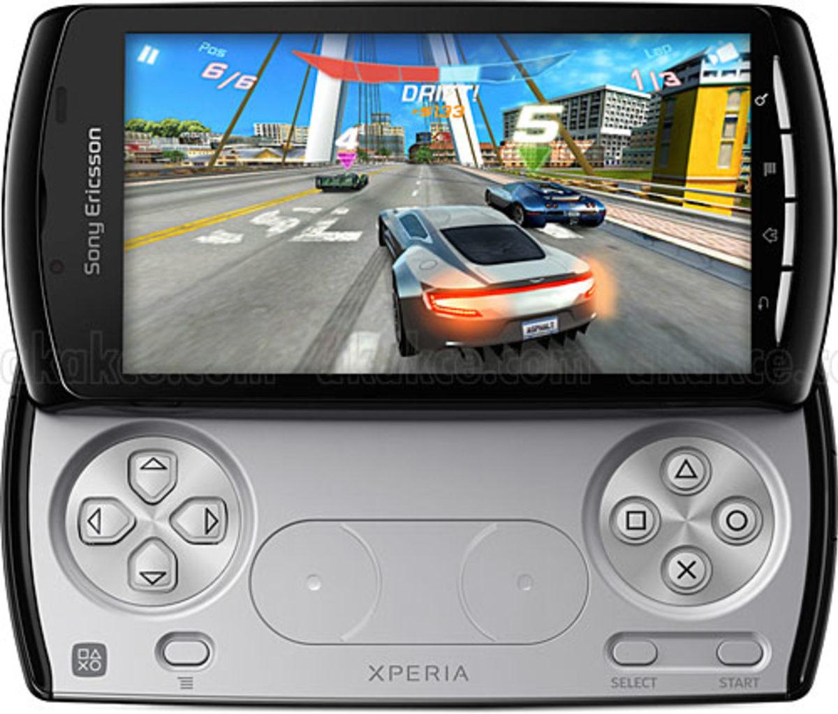 Sony’nin İptal Edilen Oyuncu Telefonu Ericsson Xperia Play 2’nin Fotoğrafları Ortaya Çıktı