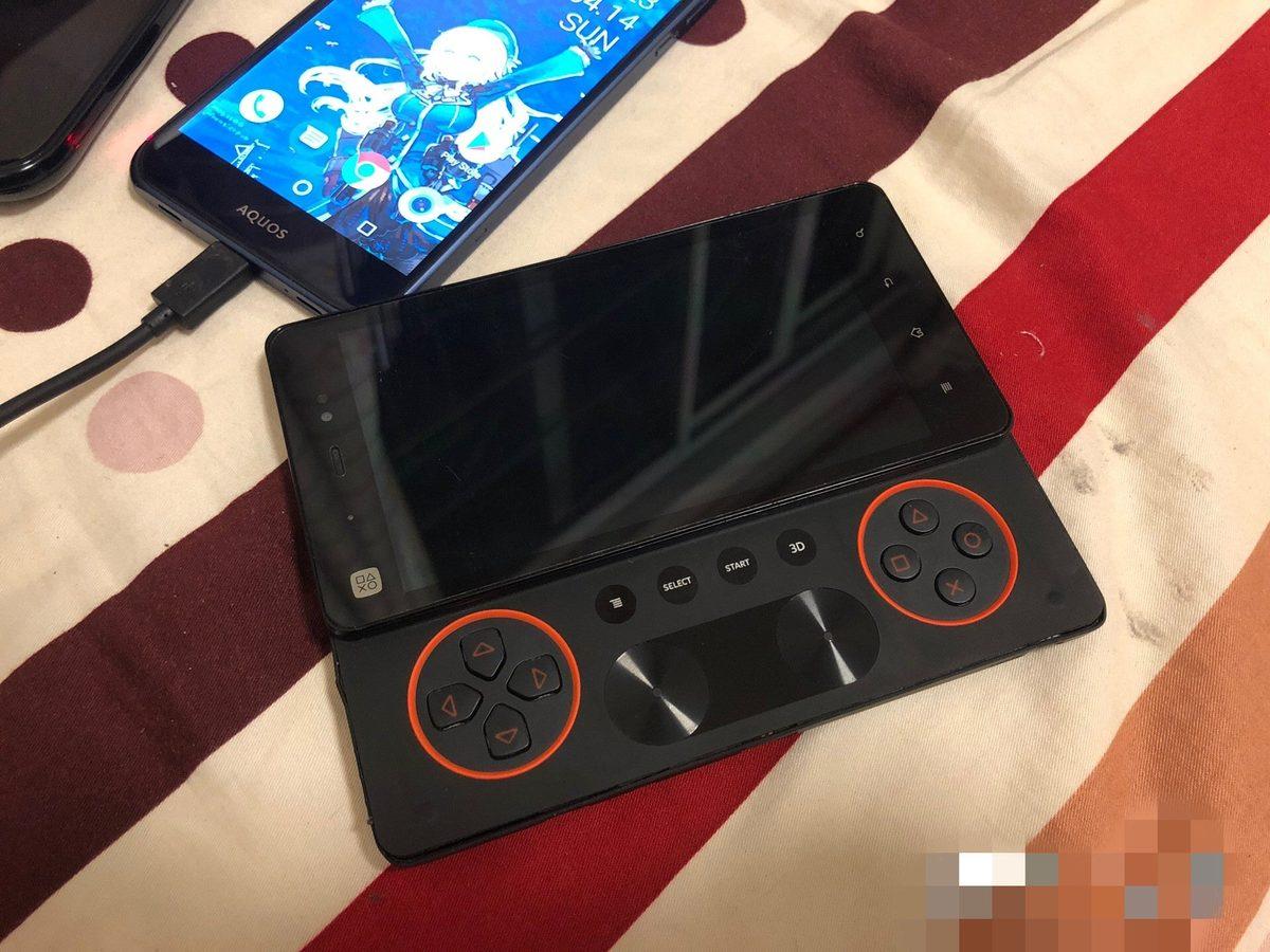 Sony’nin İptal Edilen Oyuncu Telefonu Ericsson Xperia Play 2’nin Fotoğrafları Ortaya Çıktı