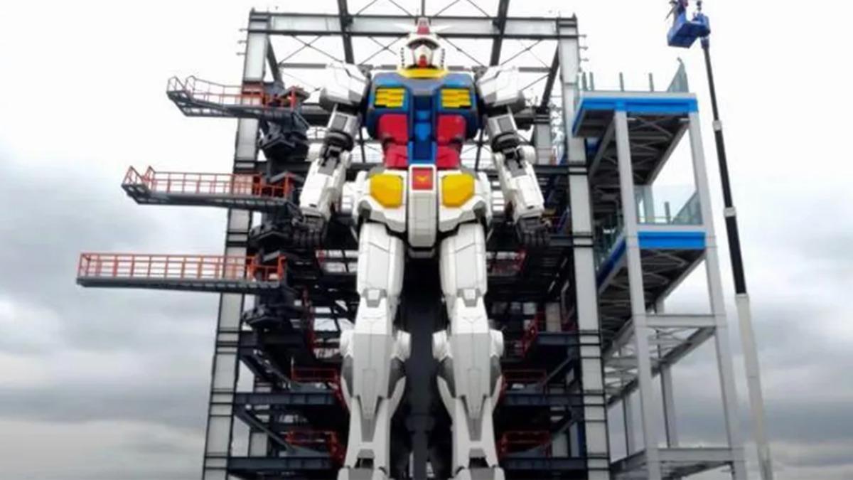 Japonya’da 25 Ton Ağırlığındaki Gundam Robotu Test Edildi [Video]