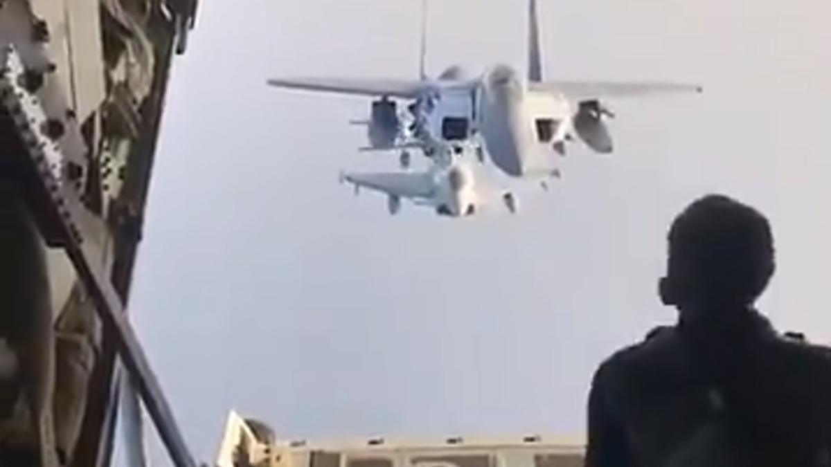 Savaş Uçaklarının Binlerce Metre Yükseklikteki Muazzam Görüntüleri (Video)