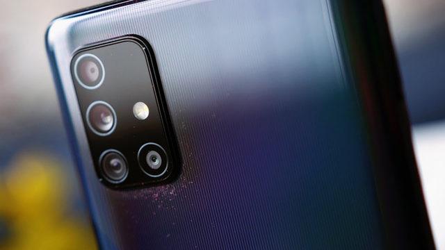 Samsung Galaxy A72’nin Beş Arka Kameraya Sahip Olacağı İddia Edildi