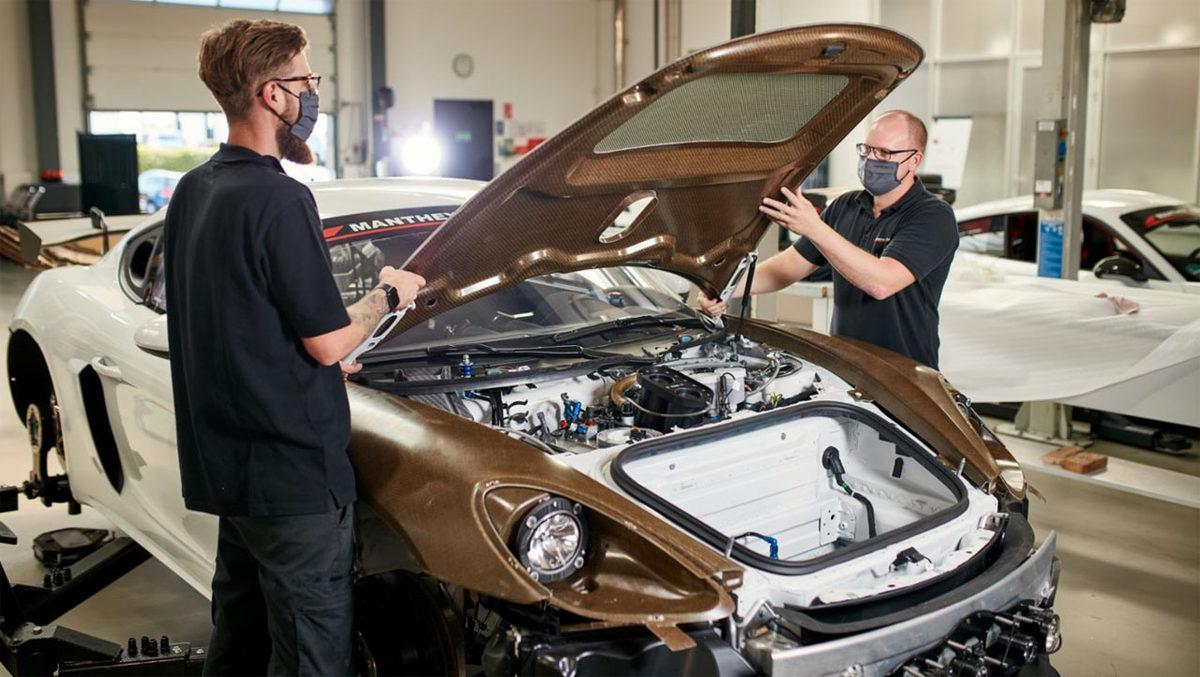 Porsche, Yenilenebilir Hammaddelerden Üretilen Yeni Gövde Kitini Gösterdi