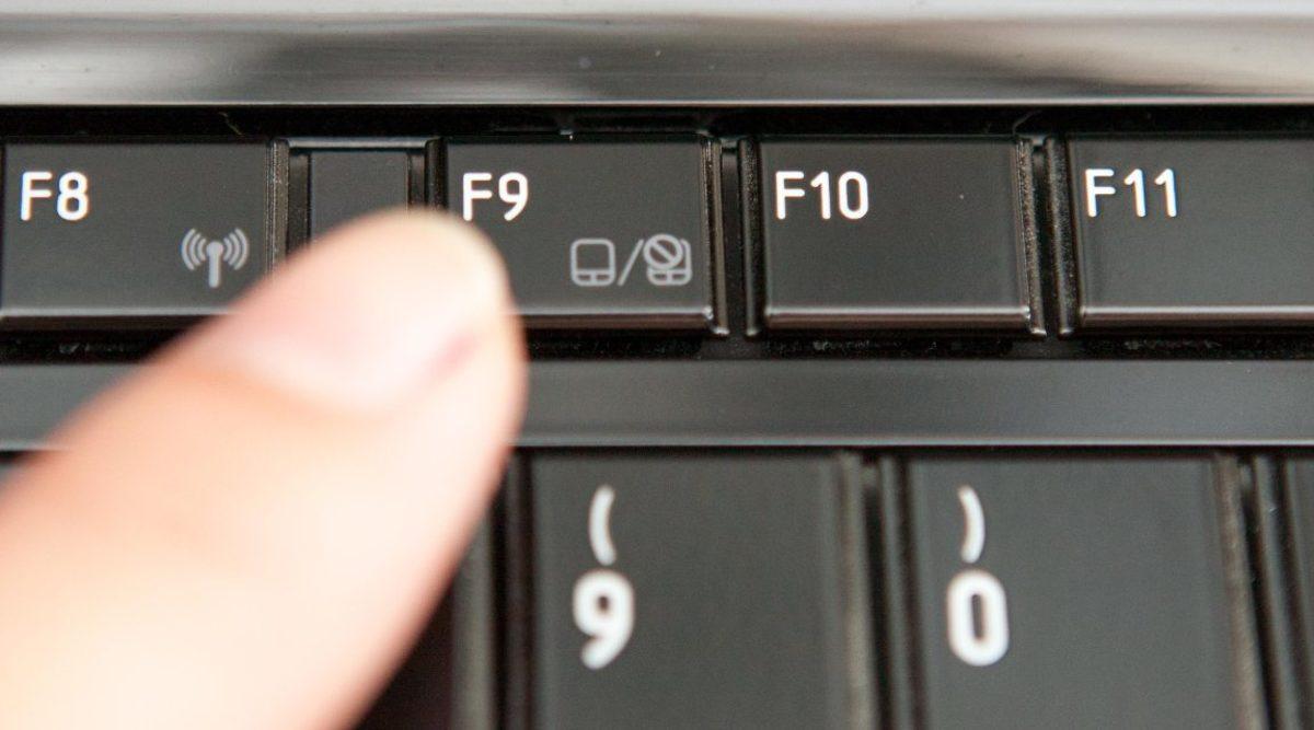 Dizüstü Bilgisayarlardaki ’Touchpad Çalışmıyor’ Sorunu Nasıl Çözülür? Adım Adım Anlattık