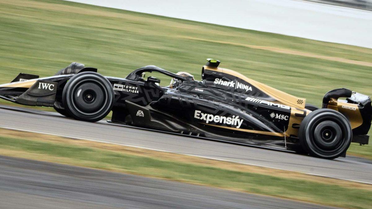 Brad Pitt ve Lewis Hamilton’ın Yer Alacağı Formula 1 Filminde Kullanılacak Aracın Tasarımı İlk Kez Paylaşıldı