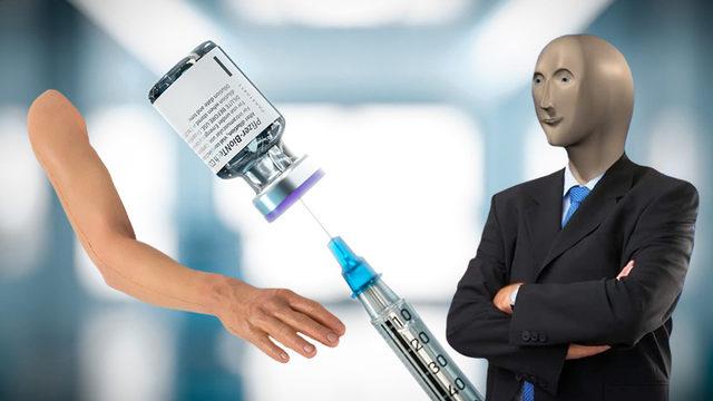 Aşı Karşıtı İtalyan Bir Vatandaş, Sahte Kol Takarak Aşı Olmaya Gitti