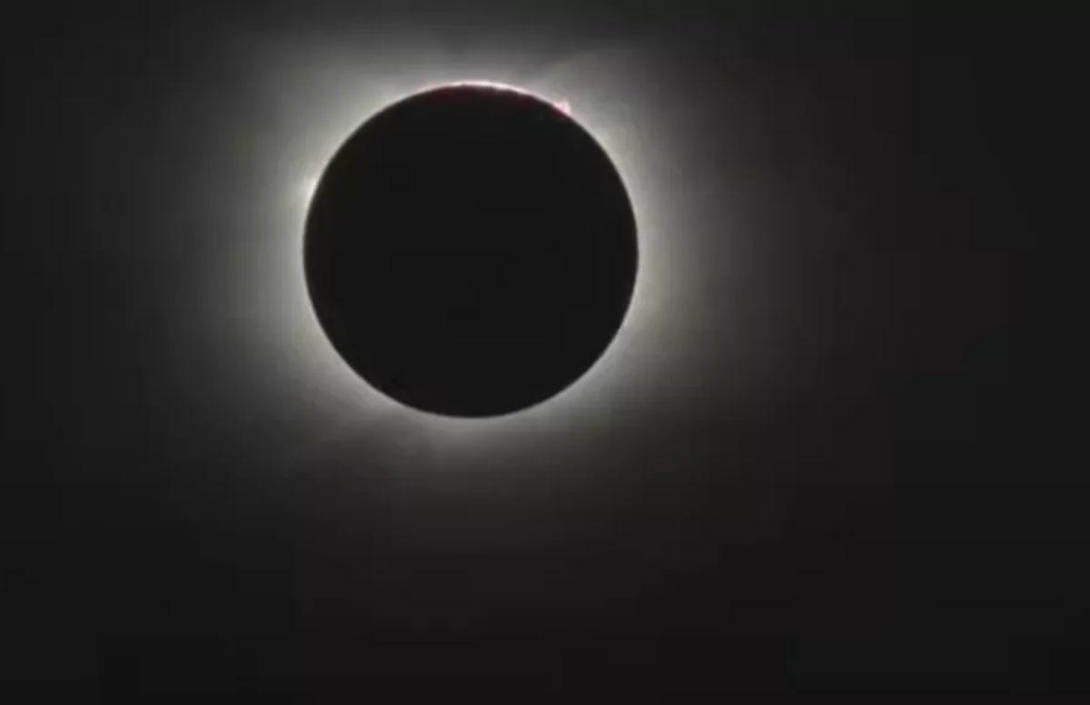 2021’in Tek ‘Tam Güneş Tutulması’ Gerçekleşti: İşte Tutulmanın Büyüleyici Görüntüleri