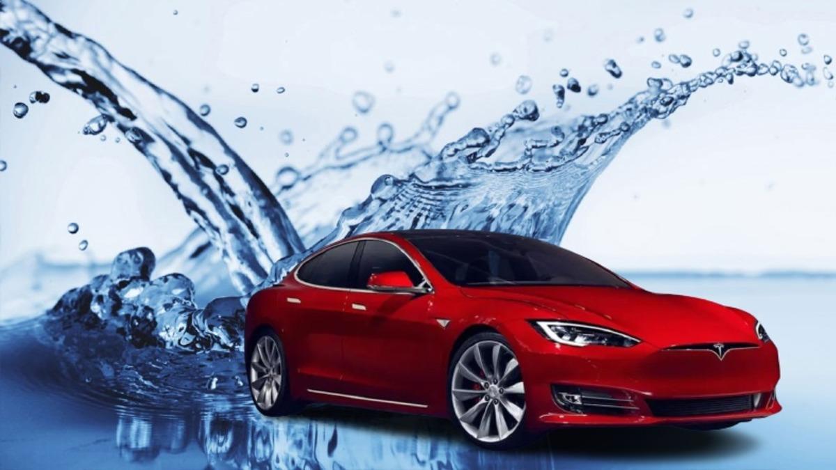 Evde Denemeyin: Manyak Bir Modifiye Meraklısı, Tesla Model 3 ile Okyanusa Daldı [Video]