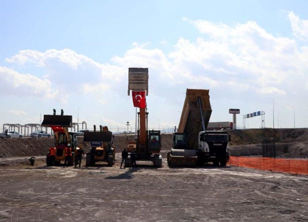 Yılda 21 Milyon Üretim Kapasitesine Sahip Yerli  Lityum İyon Pil Fabrikasının Temeli Atıldı