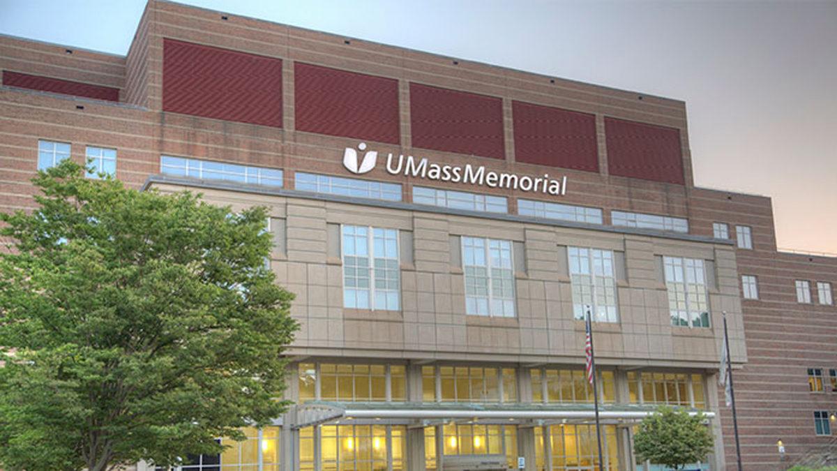 ABD’de Bir Hastane, Aşı Olmayı Reddeden 200 Çalışanını Kovdu: “İnsanları Daha Fazla Riske Atamazdık”