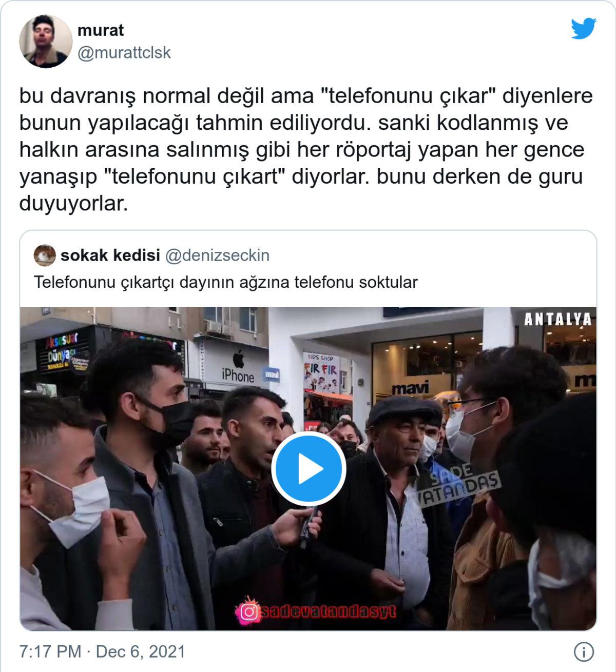 Böyle Olacağı Belliydi: ’Telefonunu Çıkar’ Diyen Adamın Ağzına Telefon Sokulan Video Viral Oldu, İşte Tepkiler