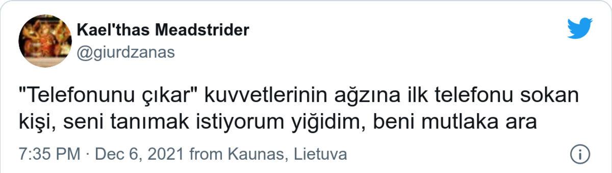 Böyle Olacağı Belliydi: ’Telefonunu Çıkar’ Diyen Adamın Ağzına Telefon Sokulan Video Viral Oldu, İşte Tepkiler