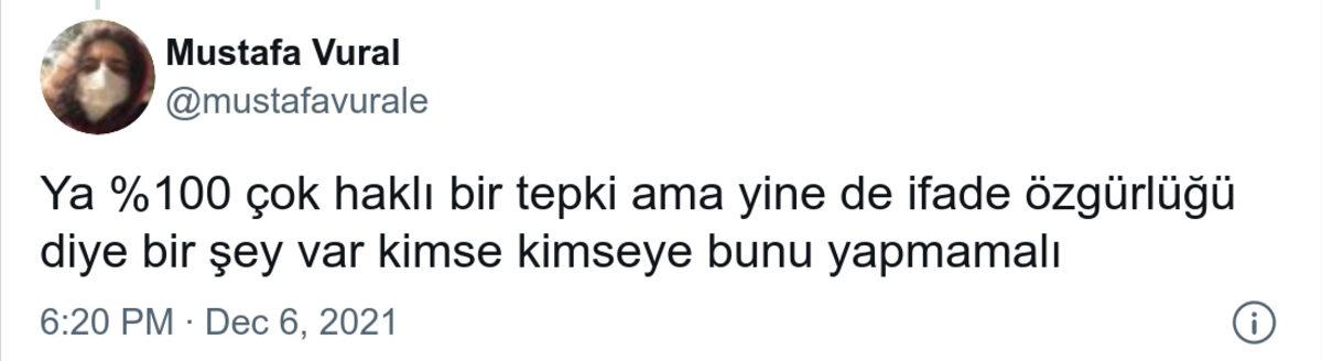 Böyle Olacağı Belliydi: ’Telefonunu Çıkar’ Diyen Adamın Ağzına Telefon Sokulan Video Viral Oldu, İşte Tepkiler