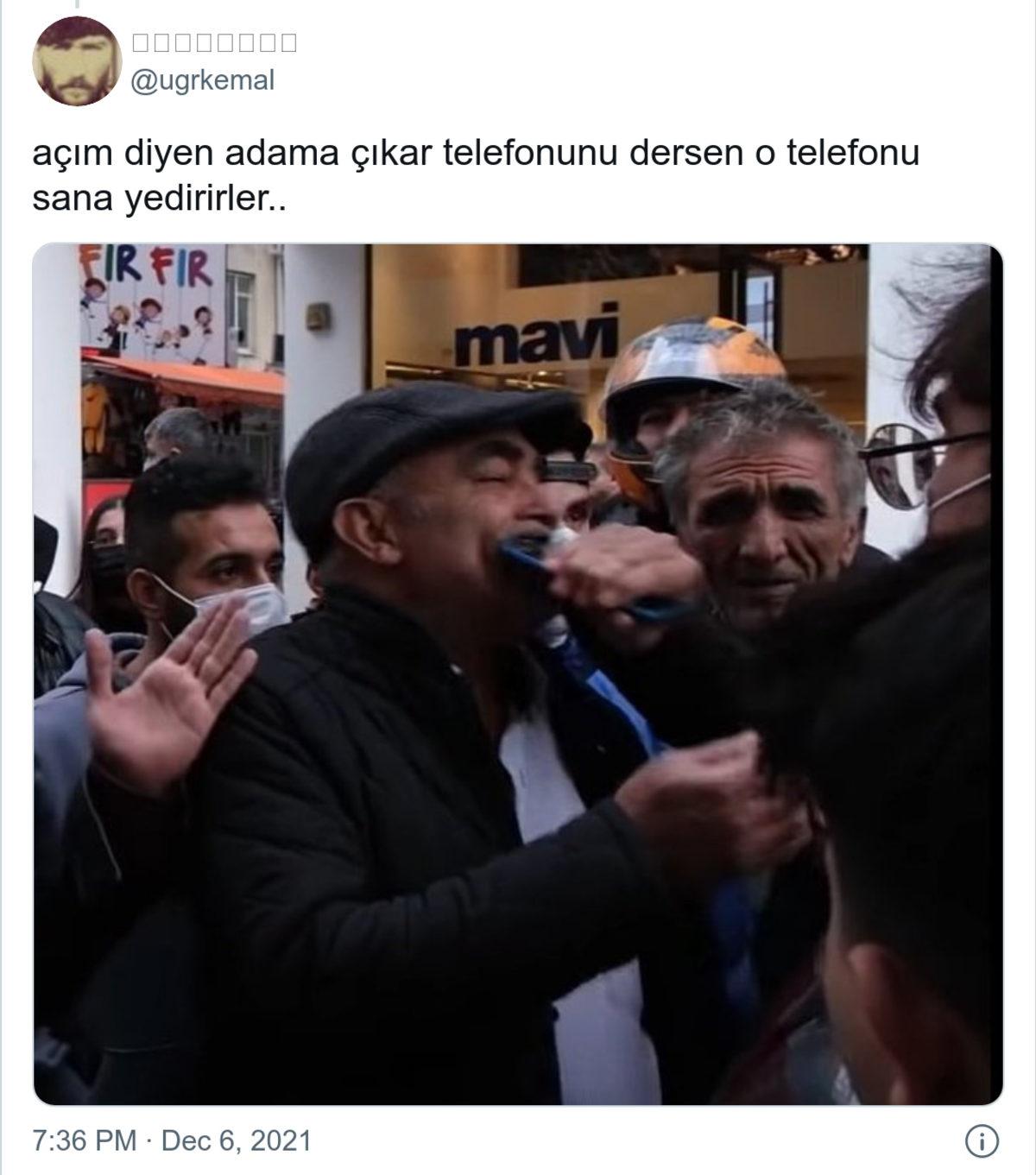 Böyle Olacağı Belliydi: ’Telefonunu Çıkar’ Diyen Adamın Ağzına Telefon Sokulan Video Viral Oldu, İşte Tepkiler