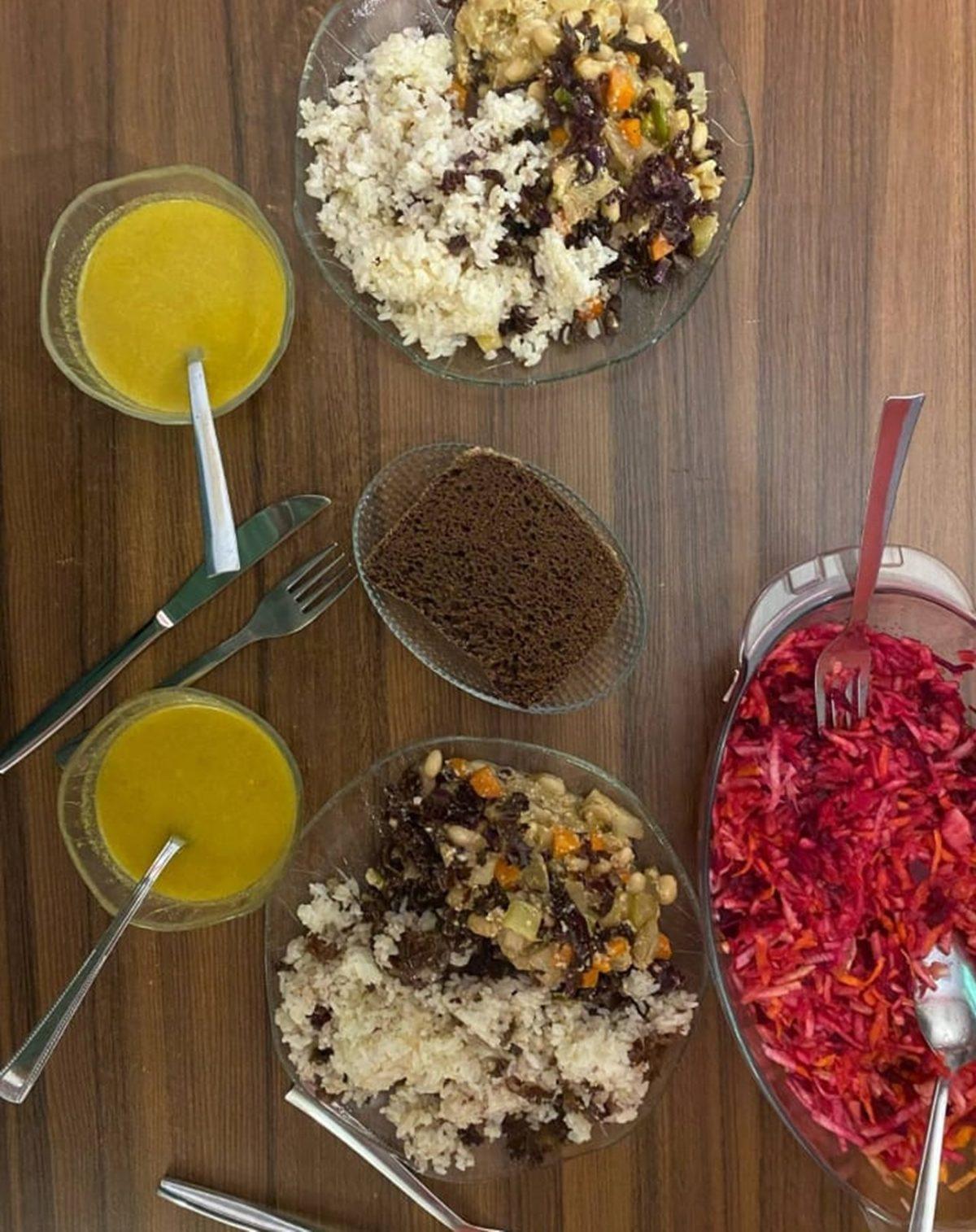 Parası Olmasına Rağmen Yıllardır Çöpten Yiyecek Toplayarak Yemek Yapan Aktiviste Acımasız Sorular Sorduk