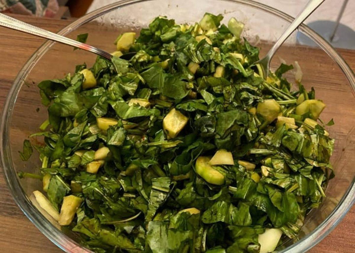 Parası Olmasına Rağmen Yıllardır Çöpten Yiyecek Toplayarak Yemek Yapan Aktiviste Acımasız Sorular Sorduk