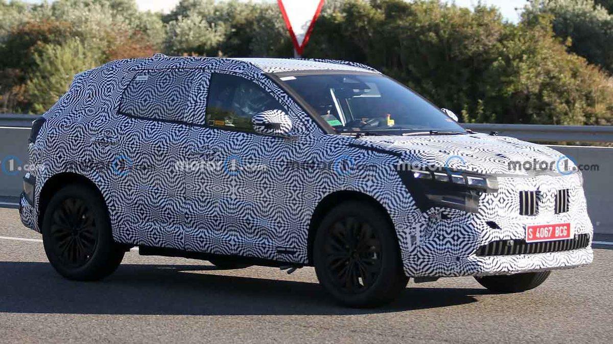 Renault Kadjar’ın Yerine Geçecek Yeni SUV “Austral”in Heybetli Tasarımını Kısmen Ortaya Koyan Fotoğraflar