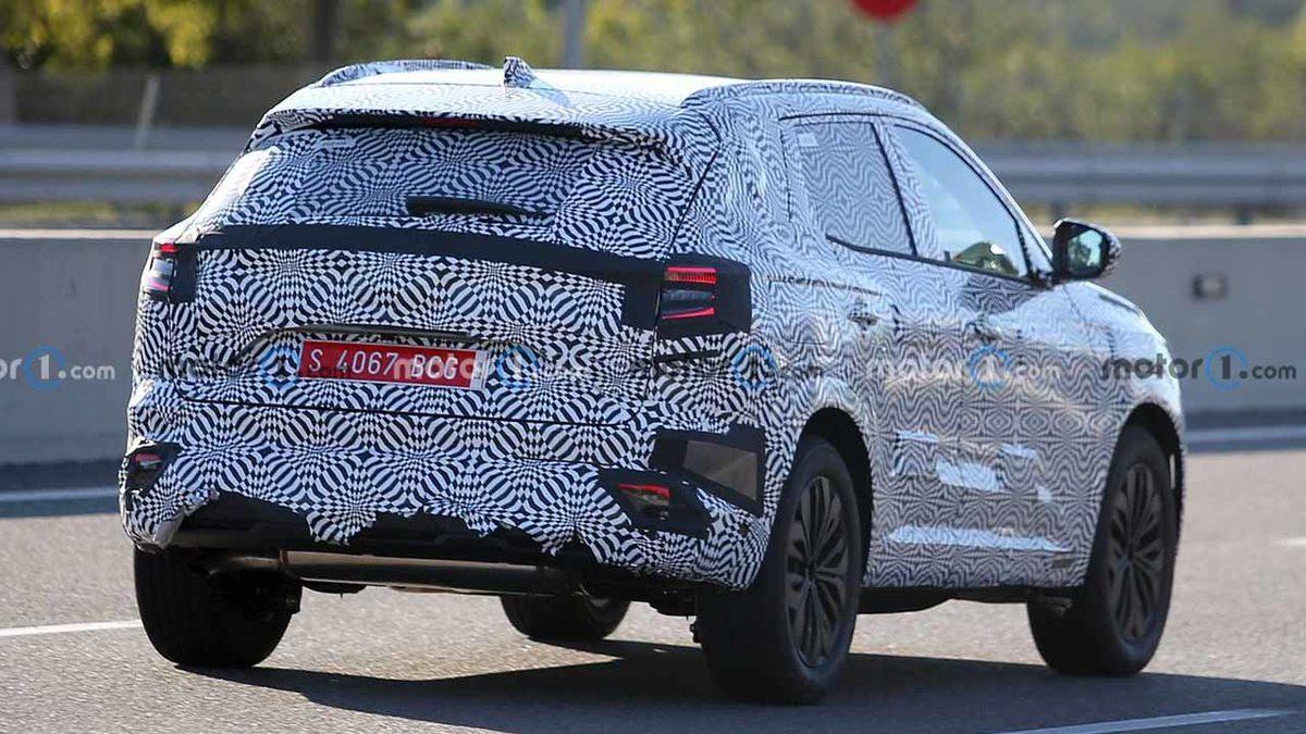 Renault Kadjar’ın Yerine Geçecek Yeni SUV “Austral”in Heybetli Tasarımını Kısmen Ortaya Koyan Fotoğraflar