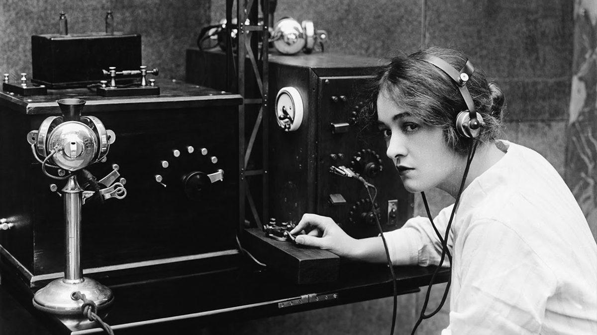 Kimin Aklına Geldi Elektromanyetik Dalgalarla Haberleşmek: Radyoyu Kim, Ne Zaman İcat Etti?