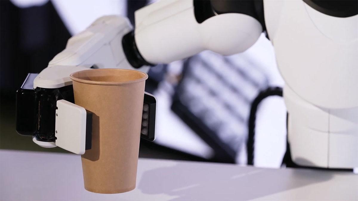 Robotlarda Artık Orantısız Güç Yok: Sony, Bir Robotun ’Çiçek Bile Tutabilmesini’ Sağlayan Yeni Teknolojisini Tanıttı