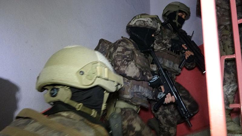 Adana’da Şafak Operasyonu: 7 Kişi, Sosyal Medya Paylaşımları Nedeniyle Gözaltına Alındı