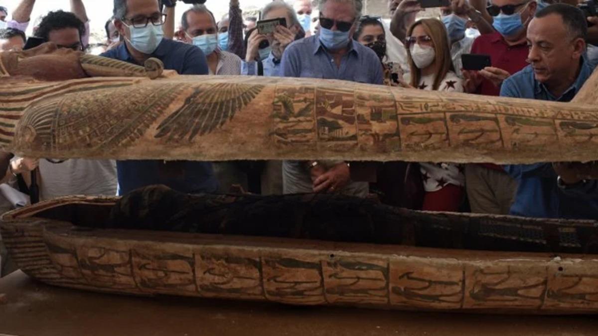 Araştırmacılar, 2.500 Yıldır Mühürlü Olan Mumya Mezarını İlk Kez Açtılar