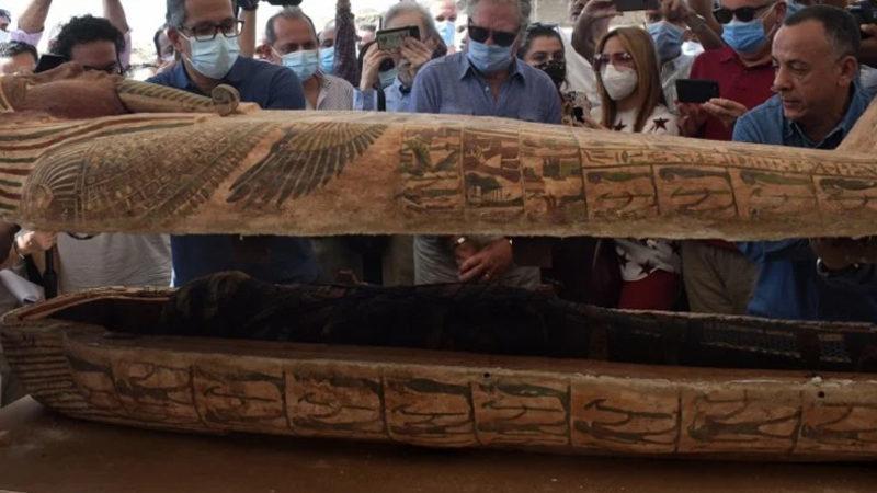 Araştırmacılar, 2.500 Yıldır Mühürlü Olan Mumya Mezarını İlk Kez Açtılar