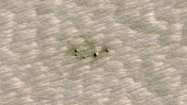 NASA, Mars’ta Yapay Zekâ Tarafından Keşfedilen İlk Kraterlerin Görüntülerini Yayınladı