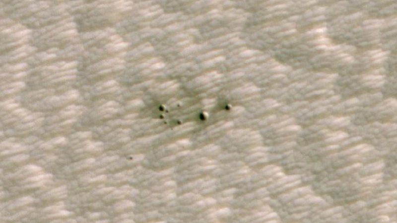 NASA, Mars’ta Yapay Zekâ Tarafından Keşfedilen İlk Kraterlerin Görüntülerini Yayınladı