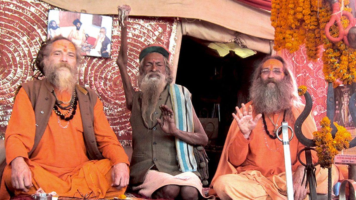 Tamam da Neden? 48 Yıldır Sağ Kolunu Havada Tutan Adamın Hayatı Sorgulatan Hikayesi