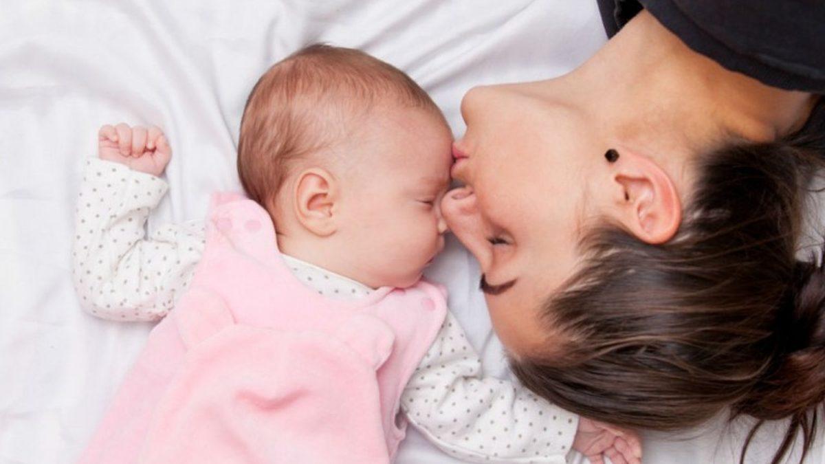 Anne Kokusunun Bebekleri Nasıl Etkilediğine Dair Yeni Bilgilere Ulaşıldı: Beyin Aktiviteleri Artıyor