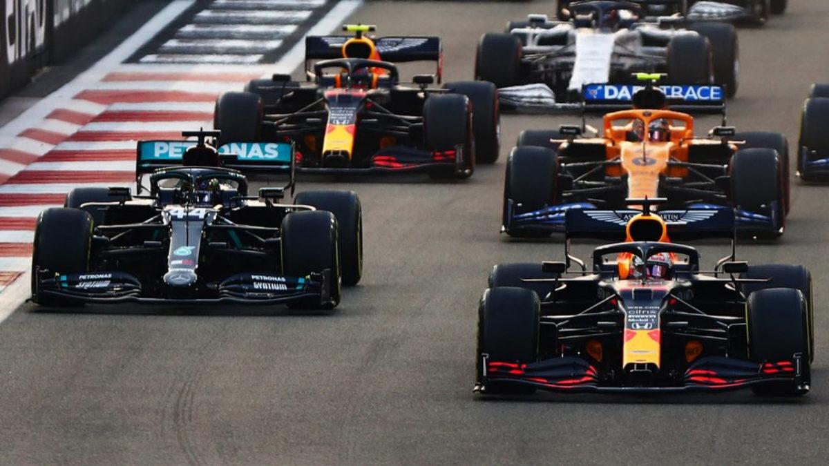 Formula 1 2021 Şampiyonu Max Verstappen Oldu: İşte Rakibi Hamilton’ı Son Turda Geçtiği Anlar