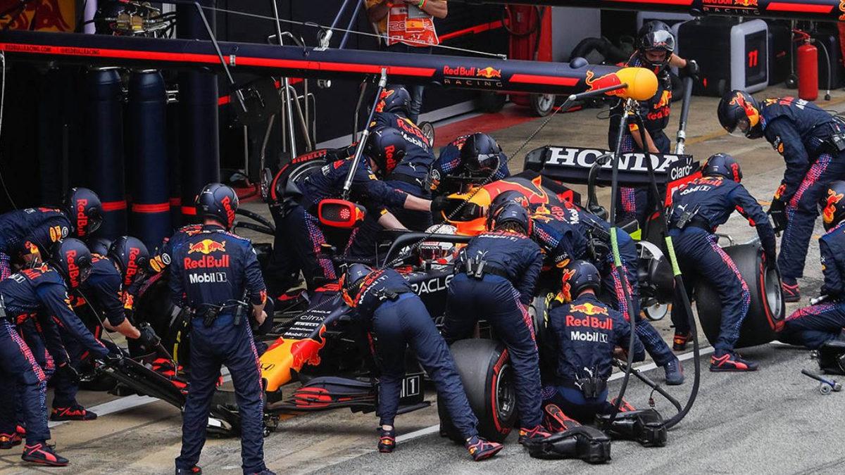 Formula 1 2021 Şampiyonu Max Verstappen Oldu: İşte Rakibi Hamilton’ı Son Turda Geçtiği Anlar