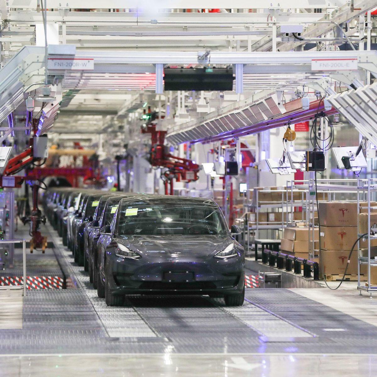 Tesla, Bu Yıl Sonuna Kadar 500.000 Otomobil Üretmeyi Hedefliyor